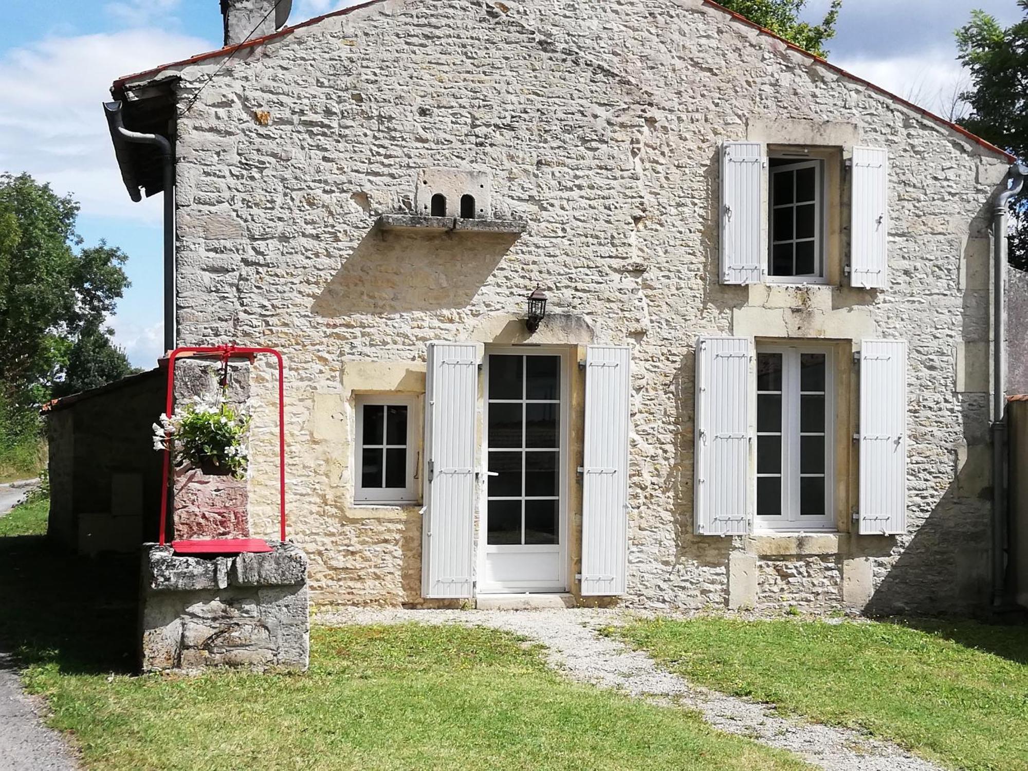 La Petite Maison Matha Exteriér fotografie
